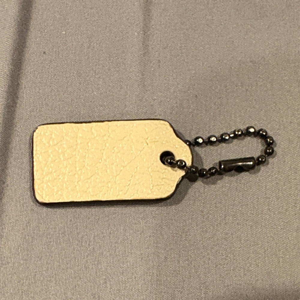 Coach Creme Leather hangtag - Picture 3 of 3